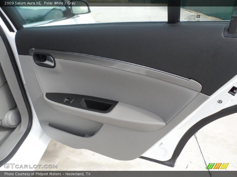 Polar White / Gray 2009 Saturn Aura XE