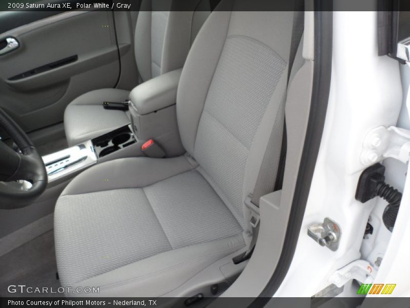 Polar White / Gray 2009 Saturn Aura XE