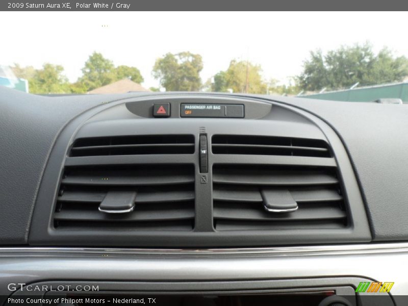 Polar White / Gray 2009 Saturn Aura XE