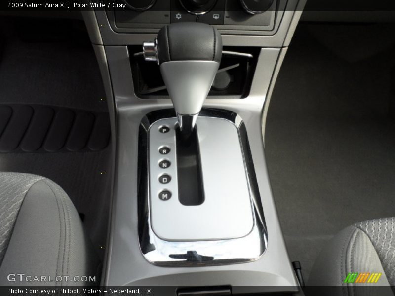 Polar White / Gray 2009 Saturn Aura XE