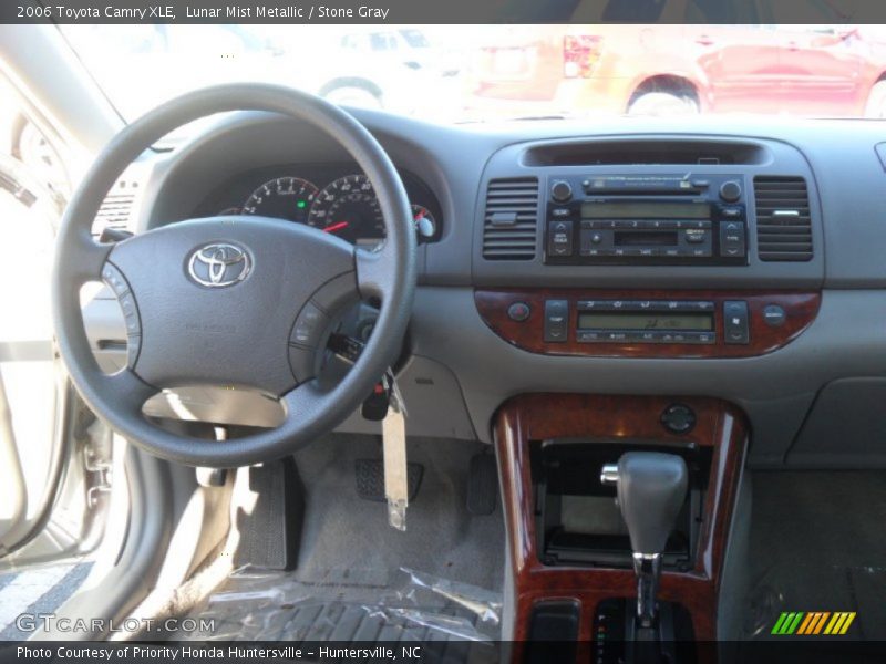 Lunar Mist Metallic / Stone Gray 2006 Toyota Camry XLE