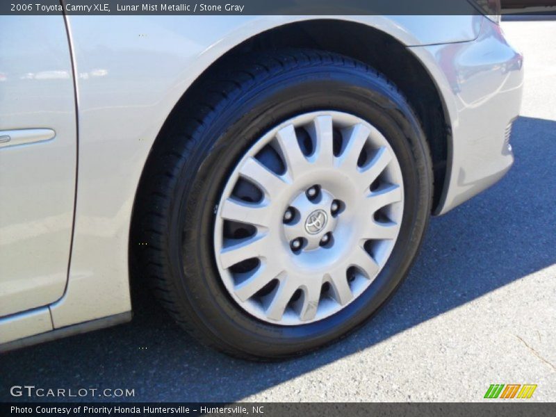 Lunar Mist Metallic / Stone Gray 2006 Toyota Camry XLE