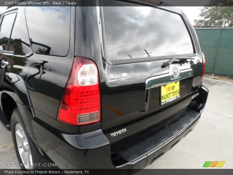 Black / Taupe 2007 Toyota 4Runner SR5