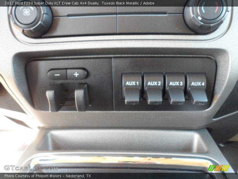 Trailer Brake and Auxiliary controls - 2012 Ford F350 Super Duty XLT Crew Cab 4x4 Dually
