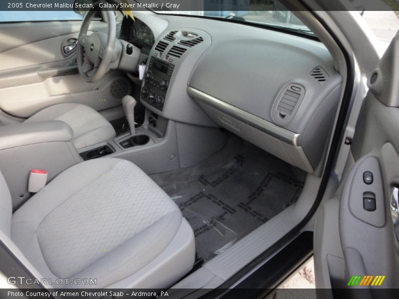 Galaxy Silver Metallic / Gray 2005 Chevrolet Malibu Sedan