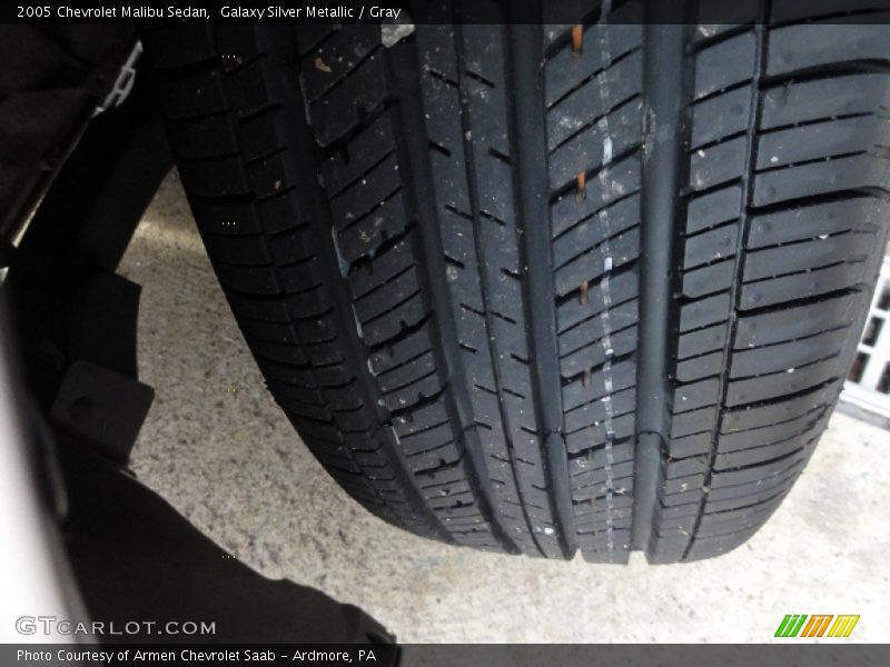 Galaxy Silver Metallic / Gray 2005 Chevrolet Malibu Sedan