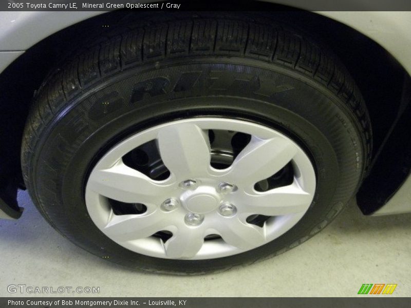 Mineral Green Opalescent / Gray 2005 Toyota Camry LE