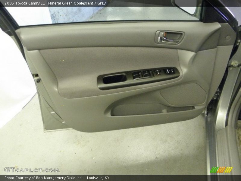 Mineral Green Opalescent / Gray 2005 Toyota Camry LE