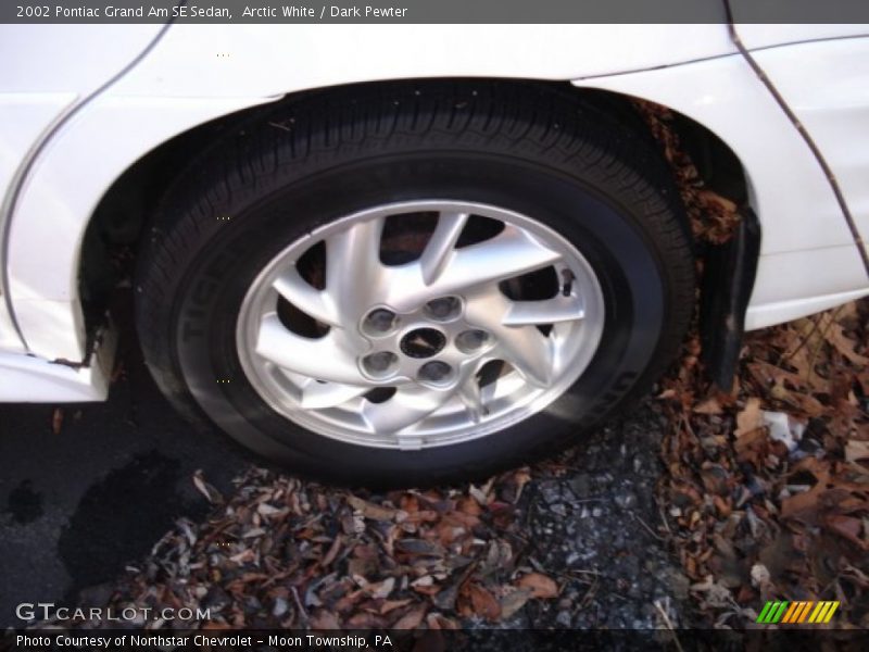 Arctic White / Dark Pewter 2002 Pontiac Grand Am SE Sedan