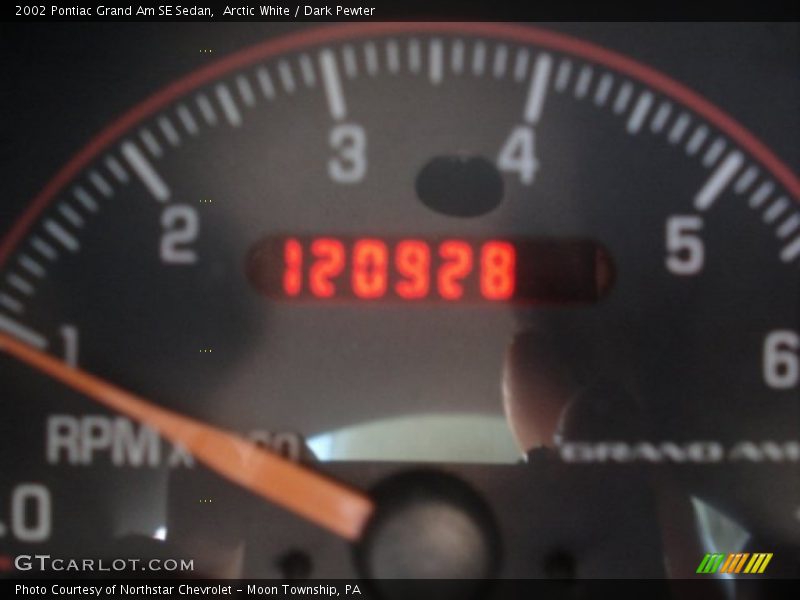 Arctic White / Dark Pewter 2002 Pontiac Grand Am SE Sedan