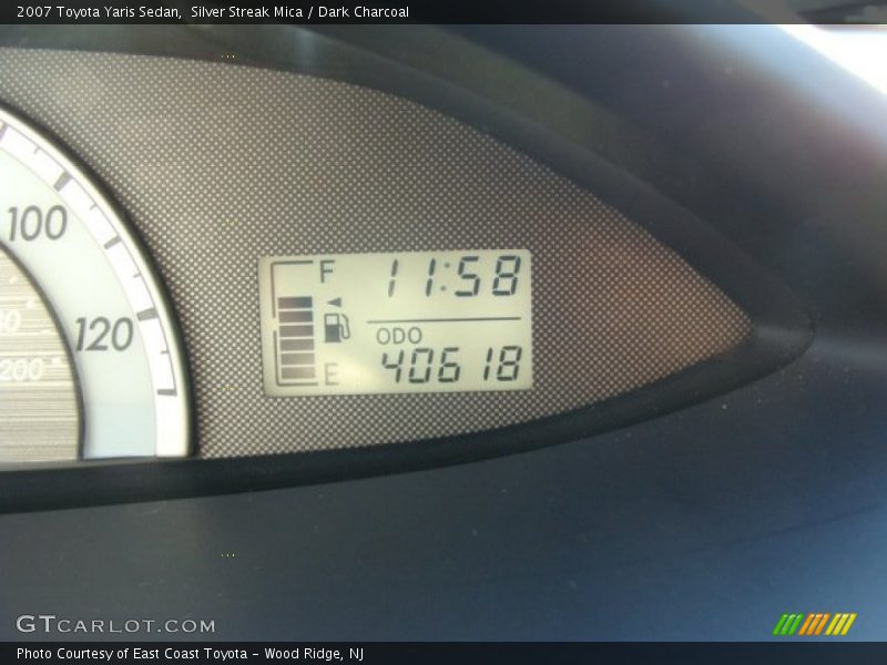 Silver Streak Mica / Dark Charcoal 2007 Toyota Yaris Sedan