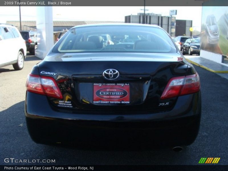 Black / Bisque 2009 Toyota Camry XLE