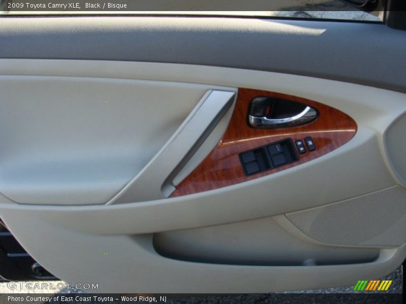 Black / Bisque 2009 Toyota Camry XLE