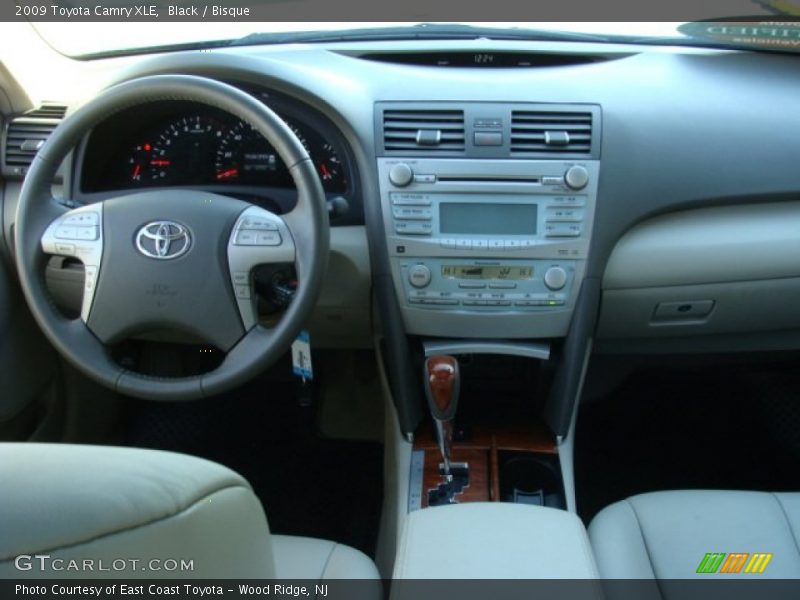 Black / Bisque 2009 Toyota Camry XLE
