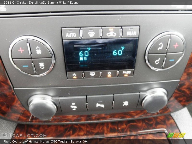 Summit White / Ebony 2011 GMC Yukon Denali AWD