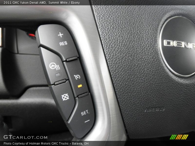 Summit White / Ebony 2011 GMC Yukon Denali AWD