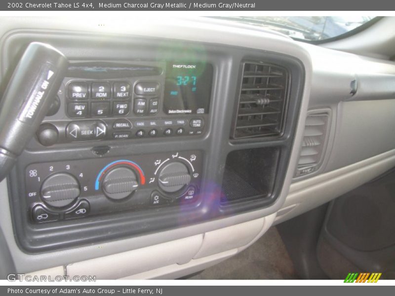 Medium Charcoal Gray Metallic / Medium Gray/Neutral 2002 Chevrolet Tahoe LS 4x4