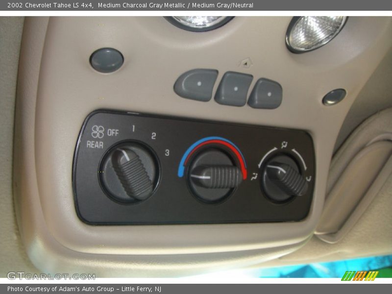 Medium Charcoal Gray Metallic / Medium Gray/Neutral 2002 Chevrolet Tahoe LS 4x4