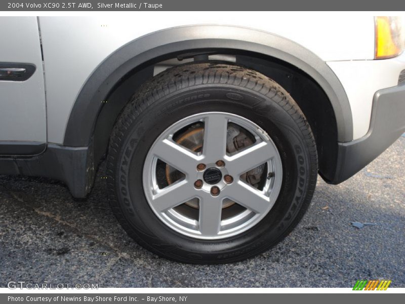 Silver Metallic / Taupe 2004 Volvo XC90 2.5T AWD