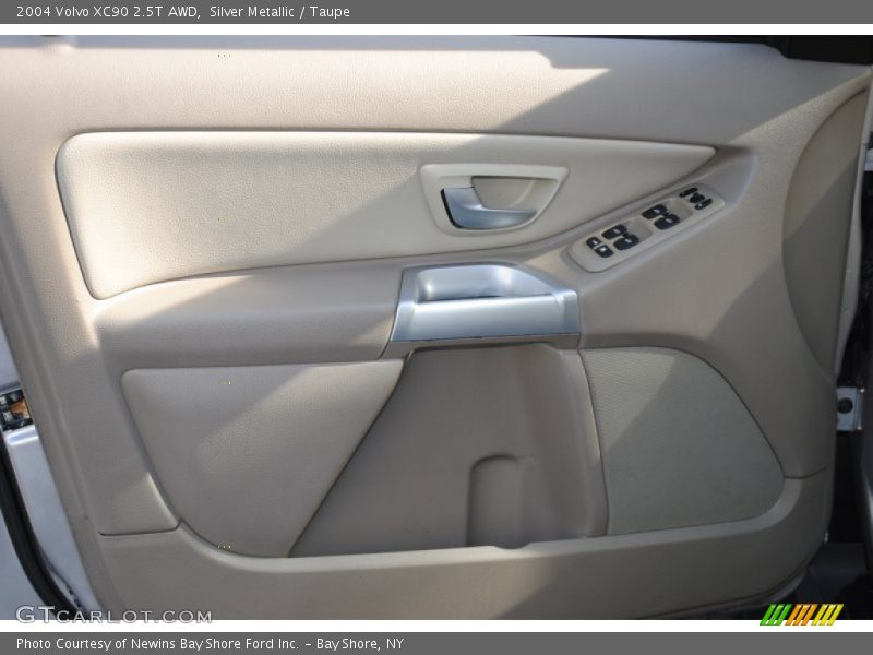 Silver Metallic / Taupe 2004 Volvo XC90 2.5T AWD