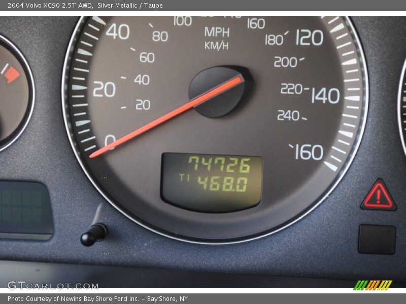 Silver Metallic / Taupe 2004 Volvo XC90 2.5T AWD