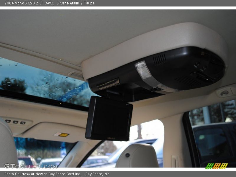 Silver Metallic / Taupe 2004 Volvo XC90 2.5T AWD