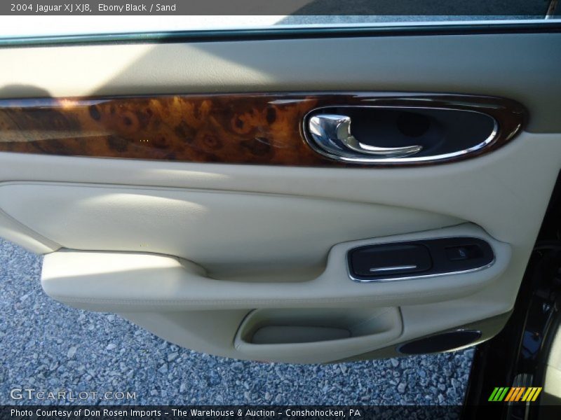 Ebony Black / Sand 2004 Jaguar XJ XJ8