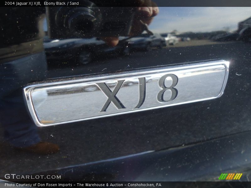  2004 XJ XJ8 Logo