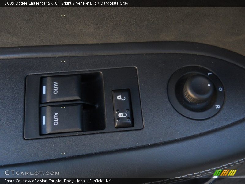 Bright Silver Metallic / Dark Slate Gray 2009 Dodge Challenger SRT8