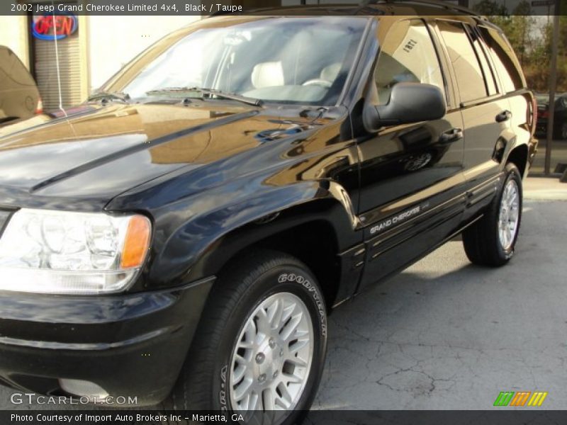 Black / Taupe 2002 Jeep Grand Cherokee Limited 4x4