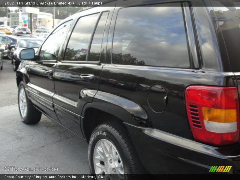 Black / Taupe 2002 Jeep Grand Cherokee Limited 4x4