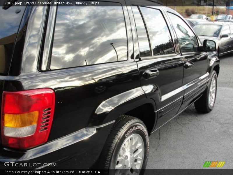 Black / Taupe 2002 Jeep Grand Cherokee Limited 4x4