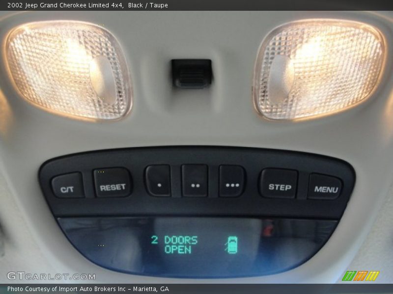 Black / Taupe 2002 Jeep Grand Cherokee Limited 4x4