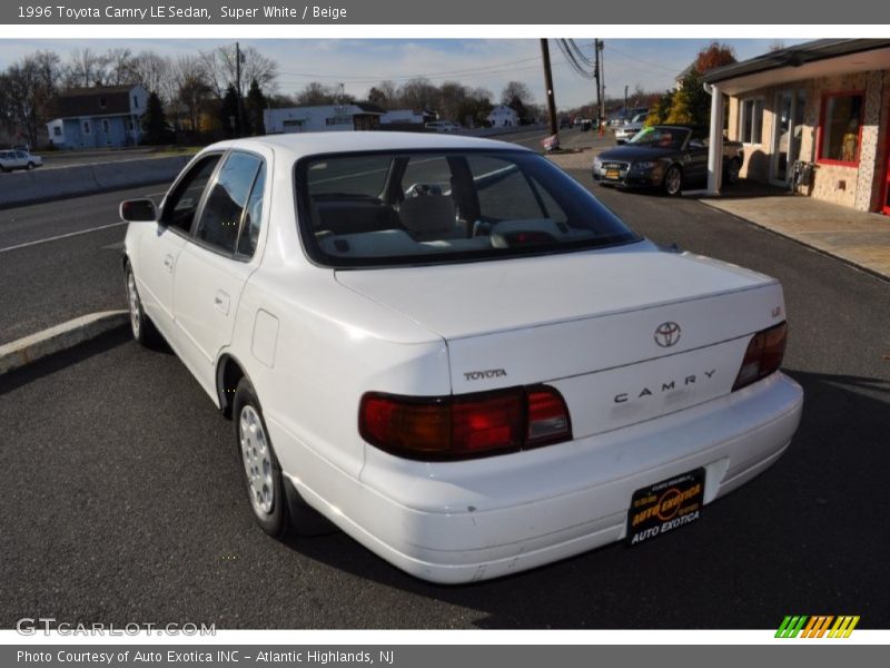 Super White / Beige 1996 Toyota Camry LE Sedan