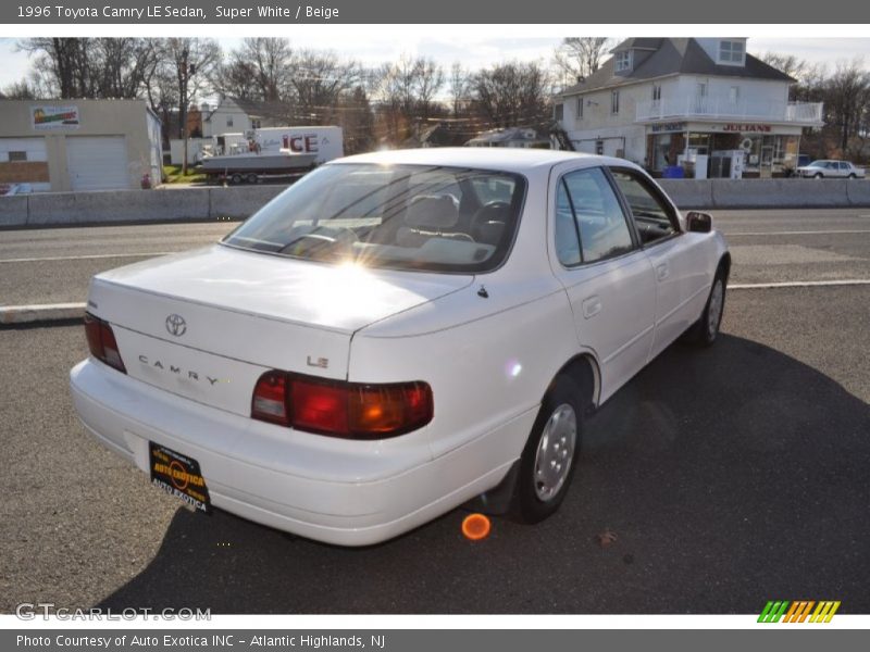 Super White / Beige 1996 Toyota Camry LE Sedan