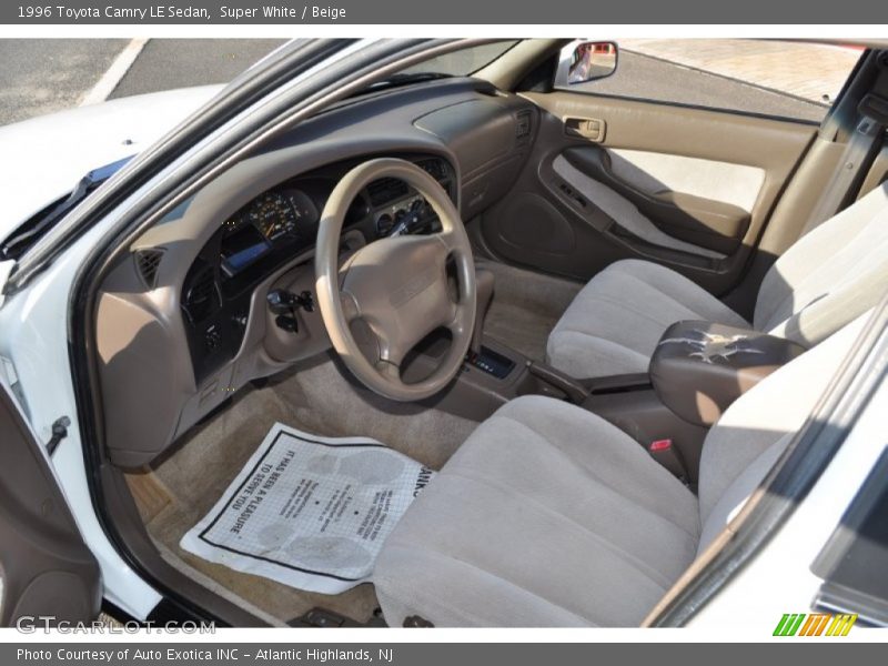 Super White / Beige 1996 Toyota Camry LE Sedan