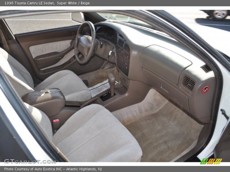 Super White / Beige 1996 Toyota Camry LE Sedan