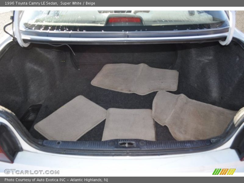 Super White / Beige 1996 Toyota Camry LE Sedan
