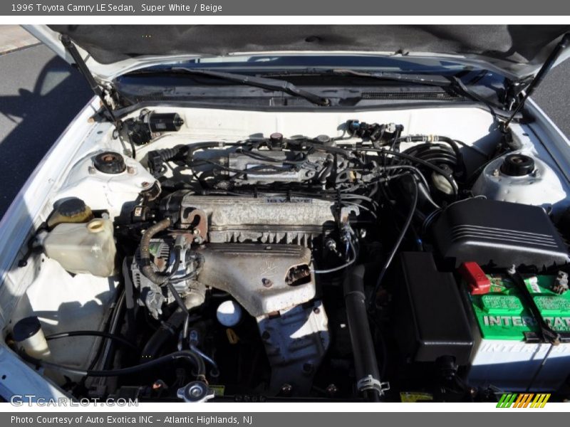 Super White / Beige 1996 Toyota Camry LE Sedan