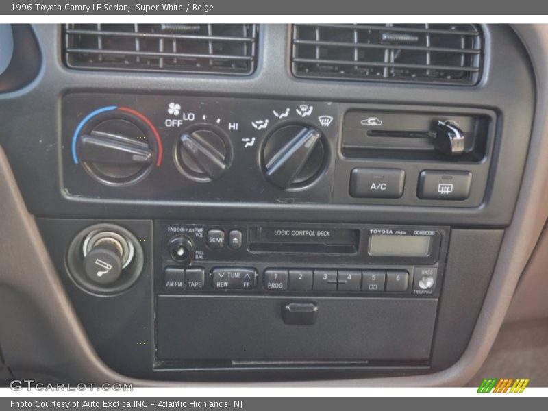 Super White / Beige 1996 Toyota Camry LE Sedan