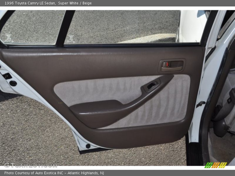Super White / Beige 1996 Toyota Camry LE Sedan