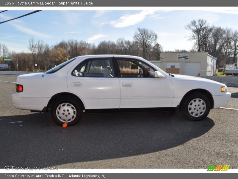 Super White / Beige 1996 Toyota Camry LE Sedan