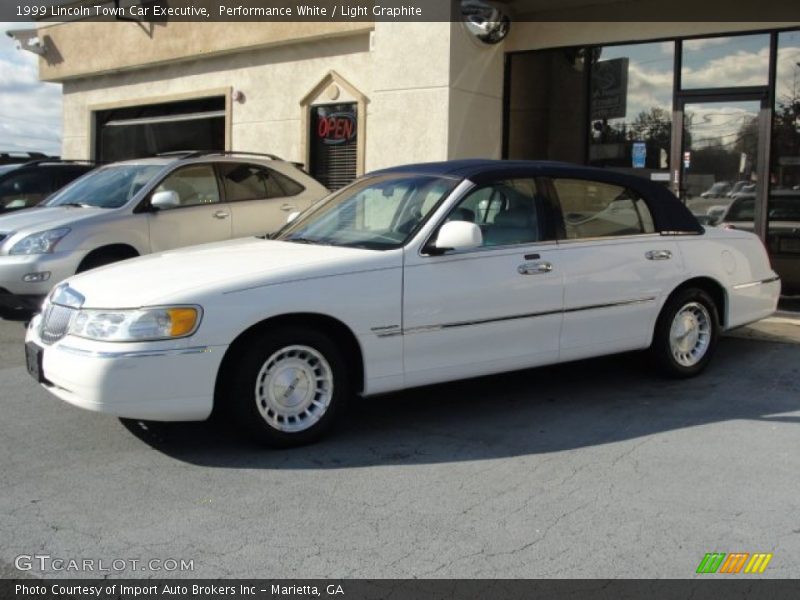 Performance White / Light Graphite 1999 Lincoln Town Car Executive