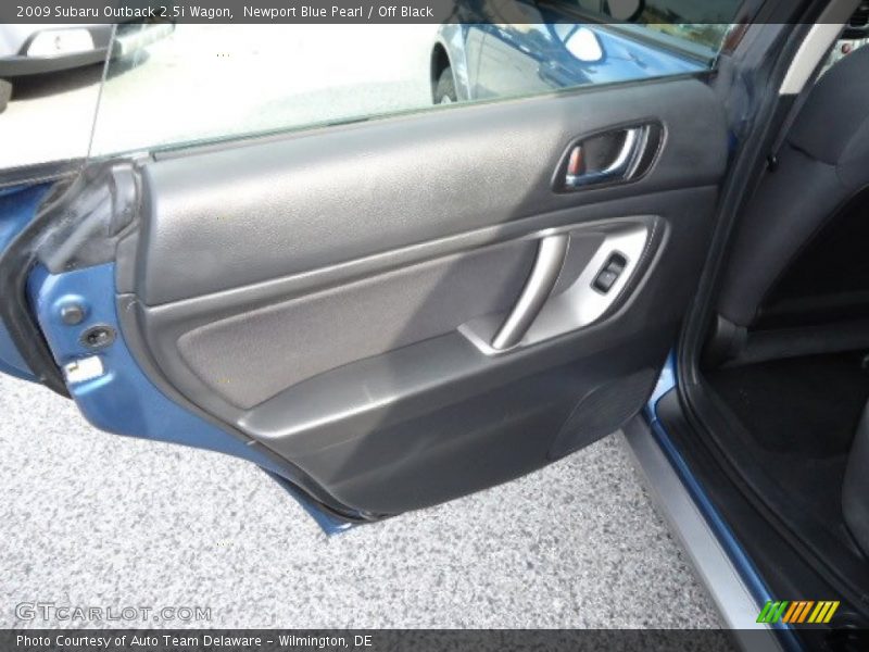 Newport Blue Pearl / Off Black 2009 Subaru Outback 2.5i Wagon