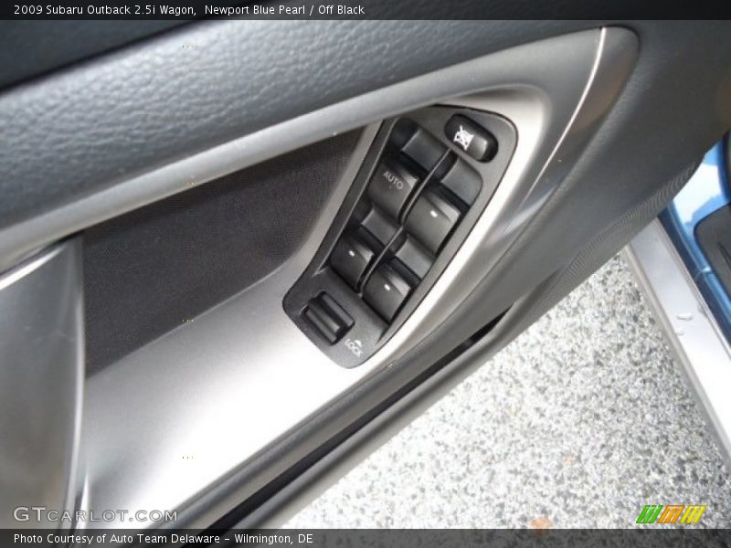 Newport Blue Pearl / Off Black 2009 Subaru Outback 2.5i Wagon