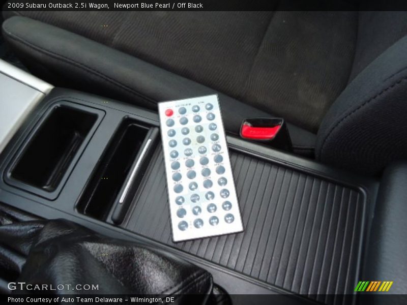 Newport Blue Pearl / Off Black 2009 Subaru Outback 2.5i Wagon