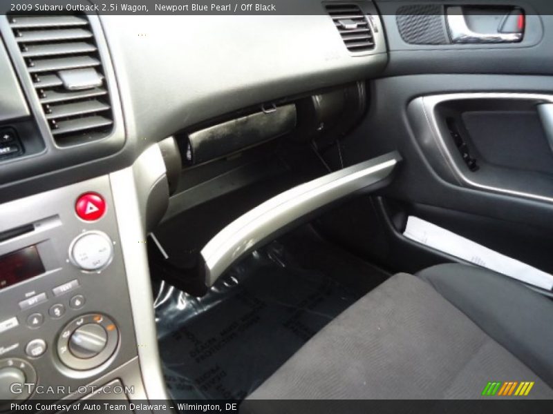 Newport Blue Pearl / Off Black 2009 Subaru Outback 2.5i Wagon
