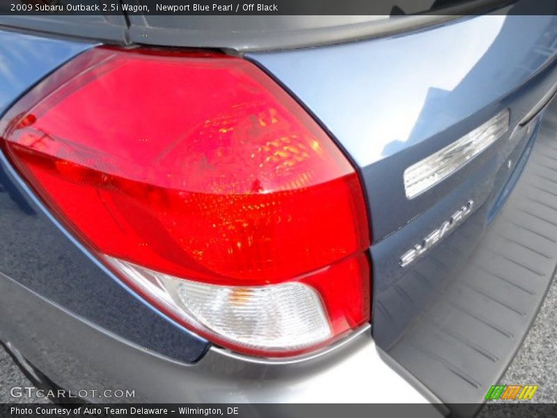 Newport Blue Pearl / Off Black 2009 Subaru Outback 2.5i Wagon