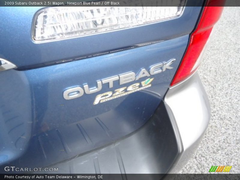 Newport Blue Pearl / Off Black 2009 Subaru Outback 2.5i Wagon