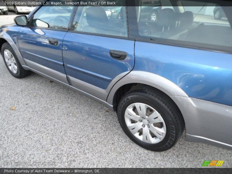 Newport Blue Pearl / Off Black 2009 Subaru Outback 2.5i Wagon
